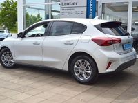 Neu Ford Focus Titanium 125 PS (91 kW) 2025 Moondust silver Limousine