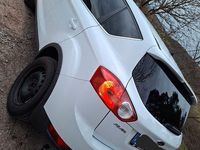 Gebraucht Ford Kuga Individual 140 PS (102 kW) 2011 Weiß SUV