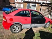 Usata Opel Astra 75 CV (55 kW) 1999 Rosso Utilitaria