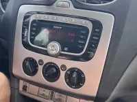 Gebraucht Ford Focus Ambiente 101 PS (74 kW) 2008 Silber Limousine