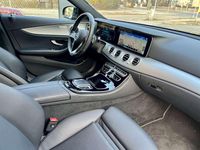 Gebraucht Mercedes E300 194 PS (142 kW) 2023 Schwarz Limousine