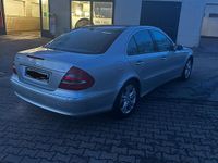 Gebraucht Mercedes E320 Avantgarde 224 PS (164 kW) 2002 Silber Limousine