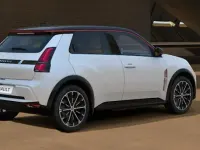Gebraucht Renault R5 Iconic 110 kW (150 PS) 2025 Weiß (perlmuttweiß + blackpearlsch) Kleinwagen