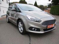 Używany Ford S-MAX Titanium 179 KM (131 kW) 2015 Srebrny Minivan
