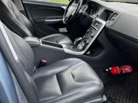 Gebraucht Volvo V60 CC Comfort 150 PS (110 kW) 2017 Blau Kombi