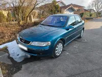 Begagnad Opel Vectra 101 HK (74 kW) 2001 Grön Sedan