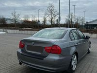 Gebraucht BMW 318 Performance 143 PS (105 kW) 2011 Grau Limousine
