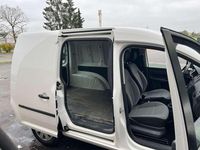 Gebraucht VW Caddy 102 PS (75 kW) 2014 Weiß Van / Kleinbus