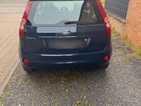 Gebraucht Ford Fiesta 80 PS (58 kW) 2008 Blau Kleinwagen
