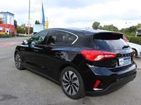 Gebraucht Ford Focus Cool & Connect 125 PS (91 kW) 2018 Schwarz Limousine
