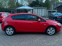 Second-hand Opel Astra 101 CP (74 kW) 2011 Roșu Hatchback