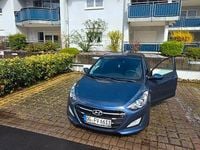 Gebraucht Hyundai i30 Select 101 PS (74 kW) 2017 Blau Limousine