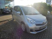 Gebraucht Toyota Verso-S Multidrive S 99 PS (72 kW) 2013 Silber Van / Kleinbus