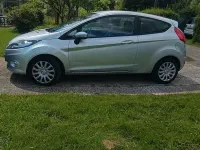 Gebraucht Ford Fiesta Ambiente 60 PS (44 kW) 2011 Silber Limousine