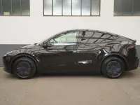 Neu Tesla Model Y Standard Range 219 kW (299 PS) 2026 Schwarz SUV