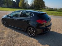 Second-hand Kia Ceed 204 CP (150 kW) 2014 Negru Hatchback