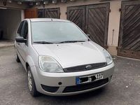 Gebraucht Ford Fiesta Ambiente 60 PS (44 kW) 2005 Silber Kleinwagen