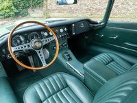 Second-hand Jaguar E-Type 265 CP (194 kW) 1967 Verde Coupe