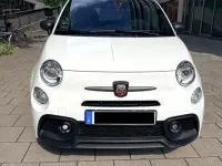 Gebraucht Abarth 695 179 PS (131 kW) 2024 Weiß Kleinwagen