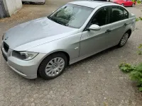 Gebraucht BMW 318 Basis 129 PS (94 kW) 2005 Silber Limousine