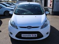 Gebraucht Ford Fiesta Trend 82 PS (60 kW) 2012 Weiß Kleinwagen