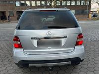 Gebraucht Mercedes ML280 210 PS (154 kW) 2007 Silber SUV
