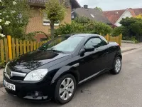 Używany Opel Tigra 90 KM (66 kW) 2008 Czarny Kabriolet