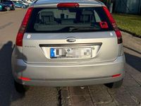 Gebraucht Ford Fiesta 69 PS (50 kW) 2003 Silber Kleinwagen