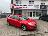 Gebraucht Opel Astra 110 PS (80 kW) 2012 Rot Limousine