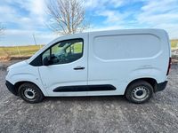 Gebraucht Peugeot Partner 110 PS (80 kW) 2021 Weiß Van / Kleinbus