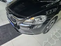 Gebraucht Volvo V40 Basis 120 PS (88 kW) 2016 Black solid "stone" / solid Kombi