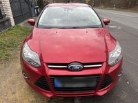 Gebraucht Ford Focus Titanium 116 PS (85 kW) 2014 Rot Limousine
