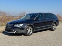 Gebraucht Skoda Superb 140 PS (102 kW) 2012 Schwarz Kombi