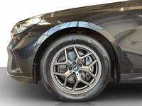 Gebraucht BMW 540 286 PS (210 kW) 2024 Black sapphire metallic Kombi