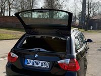 Gebraucht BMW 318 143 PS (105 kW) 2008 Schwarz Kombi