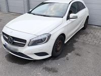 Gebraucht Mercedes A180 122 PS (89 kW) 2014 Weiß Limousine