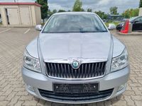 Gebraucht Skoda Octavia Ambition 105 PS (77 kW) 2012 Silber Limousine