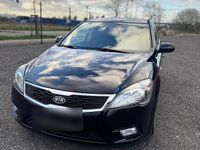 Używany Kia Ceed 90 KM (66 kW) 2011 Czarny Hatchback