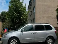 Gebraucht Kia Carnival 194 PS (142 kW) 2009 Silber Van / Kleinbus