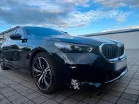 Gebraucht BMW 520 M Sport 197 PS (144 kW) 2024 Schwarz Limousine
