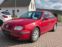 Gebraucht VW Bora Comfortline 116 PS (85 kW) 2001 Rot Limousine
