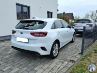 Gebraucht Kia Ceed Comfort 140 PS (102 kW) 2021 Cararraweiss Kleinwagen