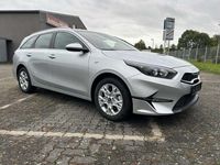 Neu Kia Ceed Comfort 101 PS (74 kW) 2025 Silber Kleinwagen