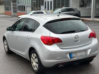 Gebraucht Opel Astra 165 PS (121 kW) 2011 Limousine