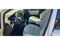 Gebraucht VW Touran Highline 150 PS (110 kW) 2022 Weiß Van / Kleinbus