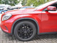 Gebraucht Mercedes GLA200 136 PS (100 kW) 2014 Rot SUV