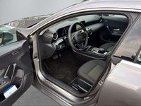 Gebraucht Mercedes CLA200 150 PS (110 kW) 2022 Grau Limousine