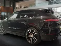 Gebraucht Porsche Cayenne S E-Hybrid 519 PS (381 kW) 2024 Chromitschwarz SUV