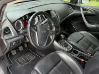 Gebraucht Opel Astra Edition 140 PS (102 kW) 2011 Grau Kombi