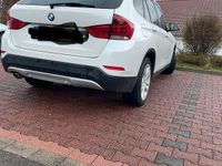 Gebraucht BMW X1 143 PS (105 kW) 2012 Weiß SUV